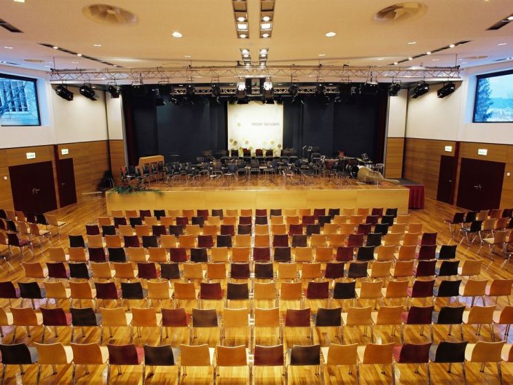 Stadthalle Innenraum 05